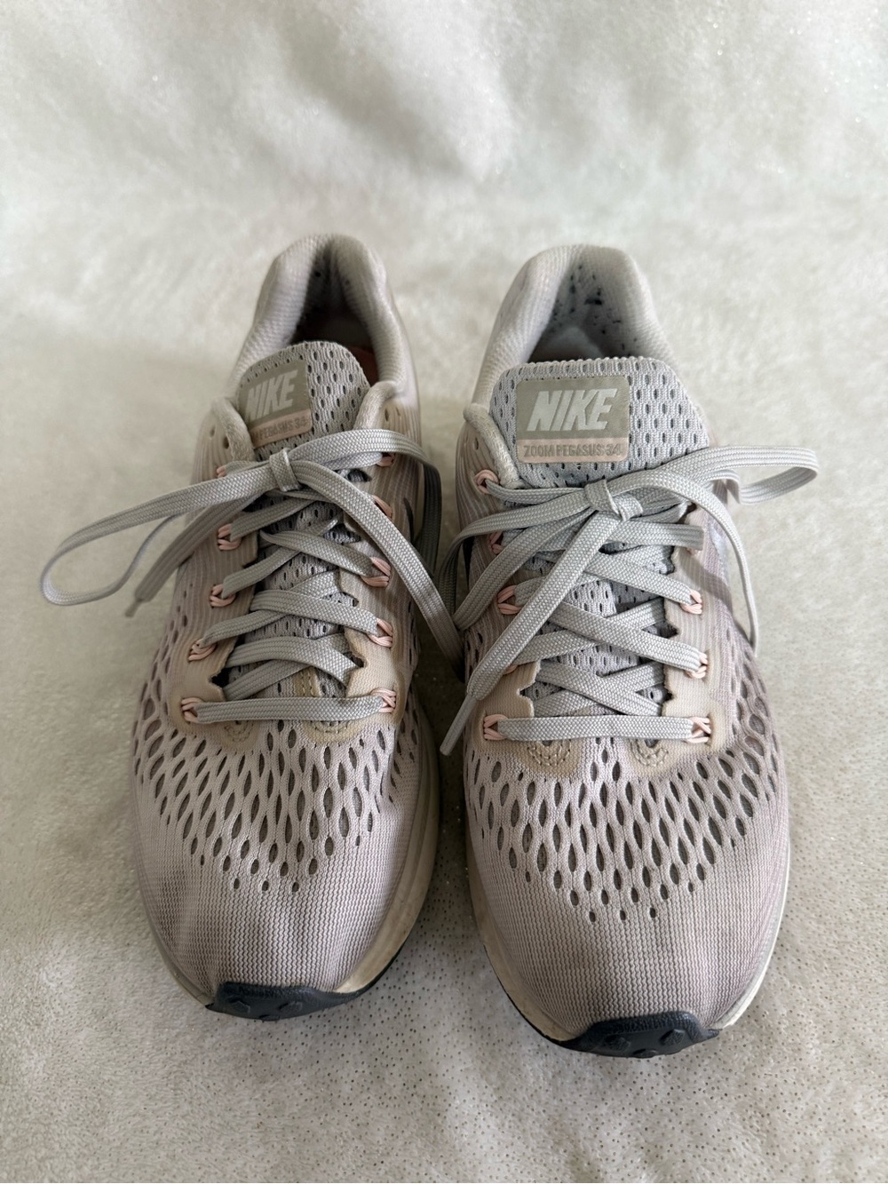 Nike Women's Light Gray and Rose Gold Running Sneakers